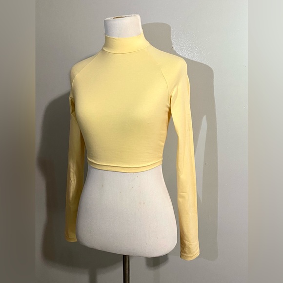H&M Basic Yellow Crop Top - Picture 1 of 10
